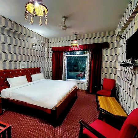 Hotel International Srinagar ภายนอก รูปภาพ