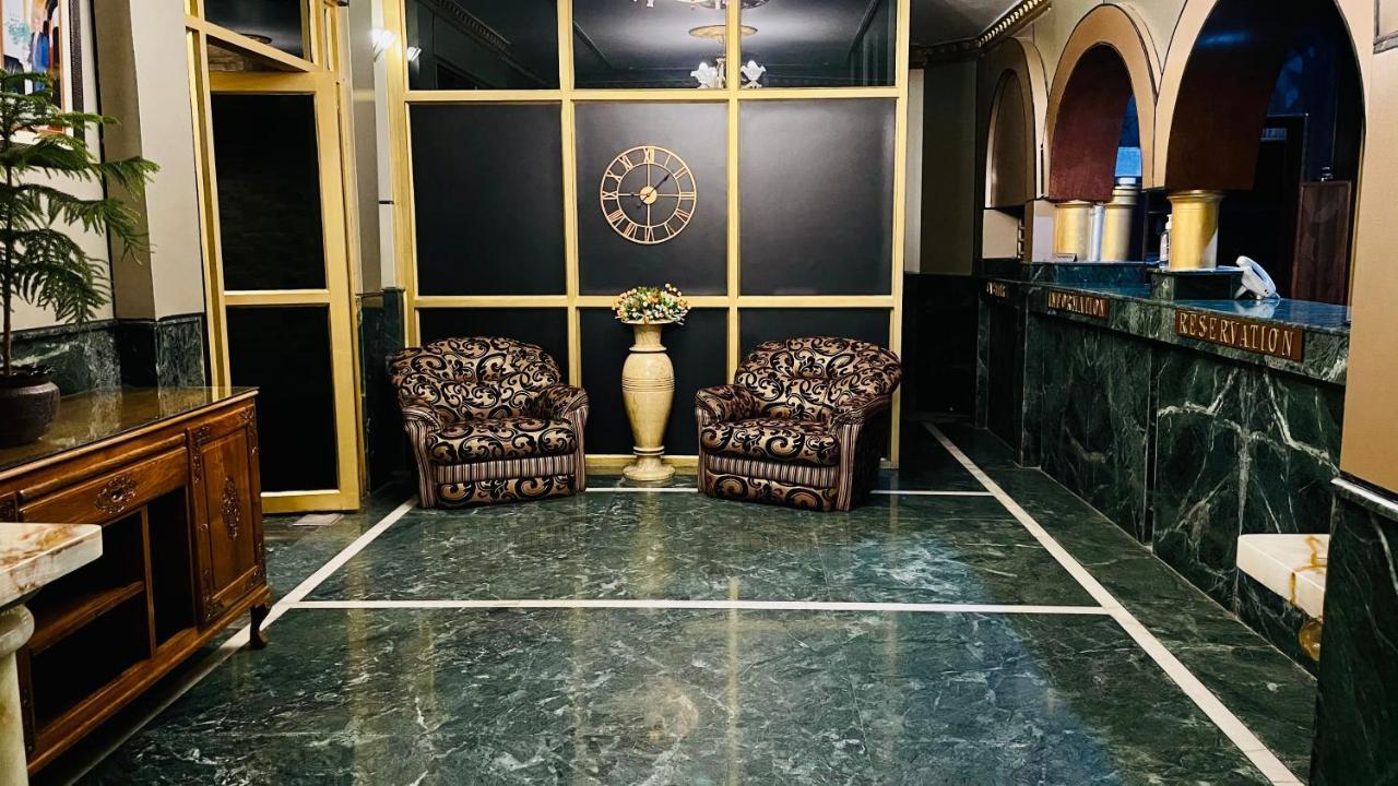 Hotel International Srinagar ภายนอก รูปภาพ
