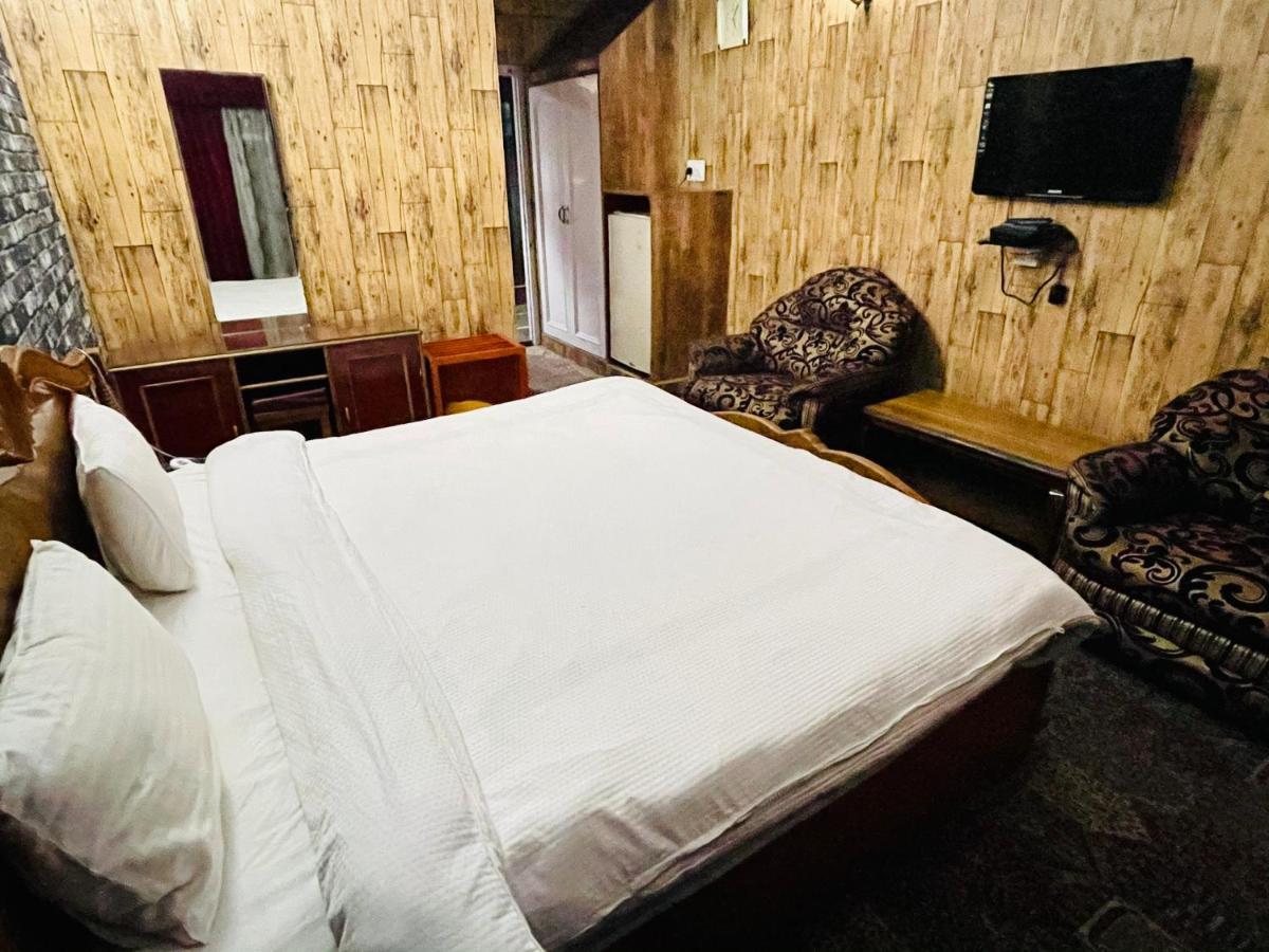Hotel International Srinagar ภายนอก รูปภาพ