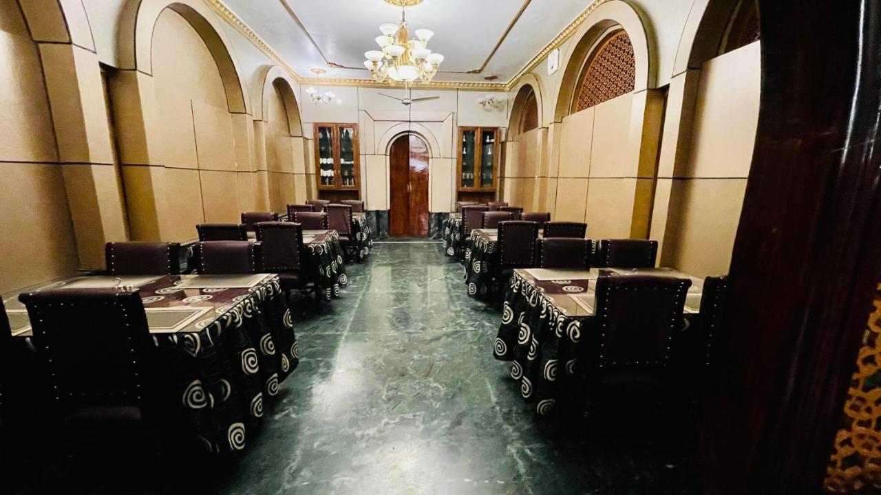 Hotel International Srinagar ภายนอก รูปภาพ