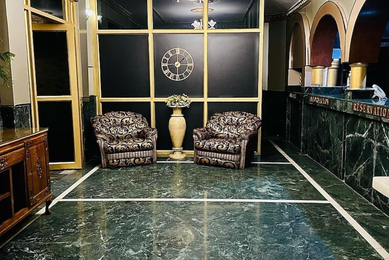 Hotel International Srinagar ภายนอก รูปภาพ